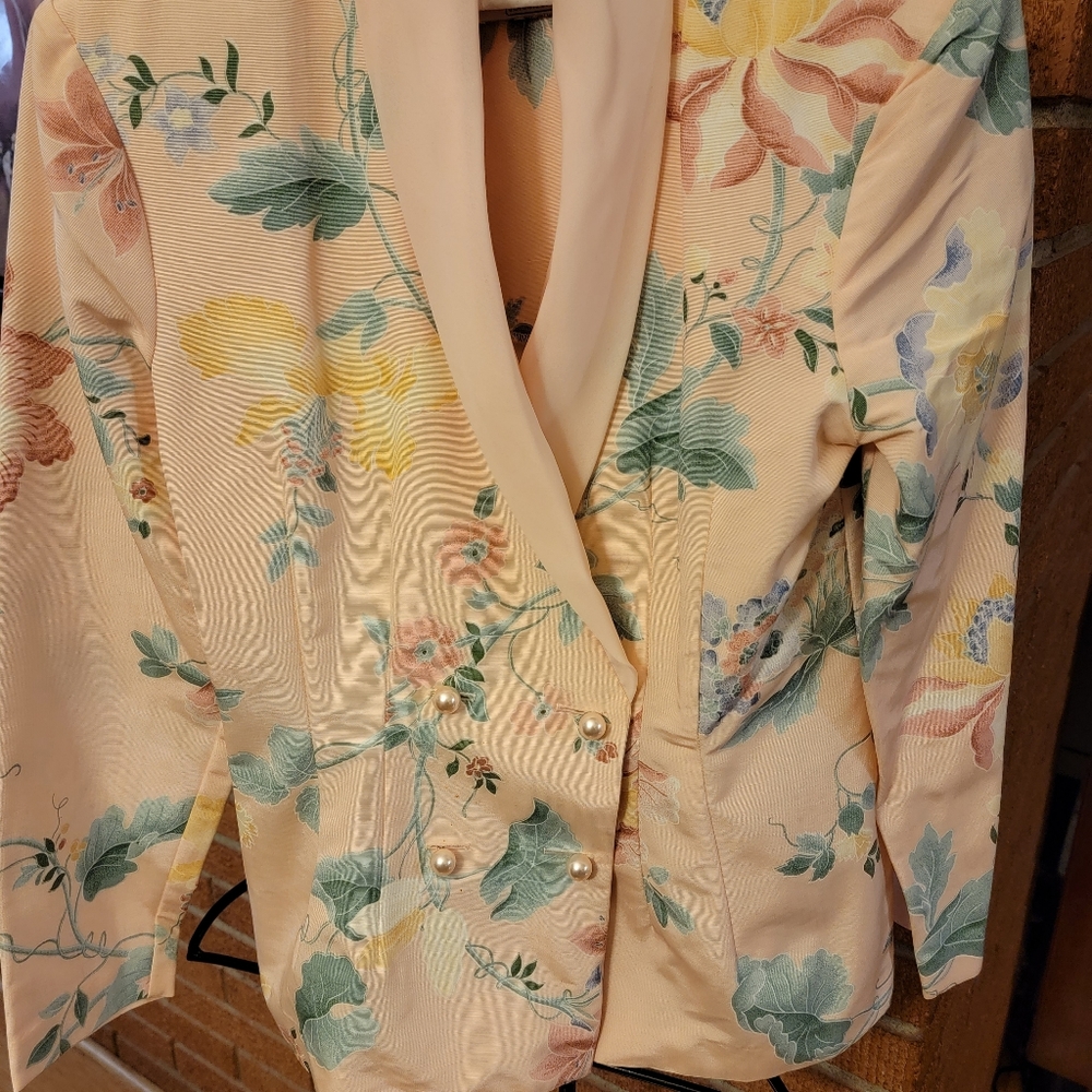 Vintage 90's peach floral jacket